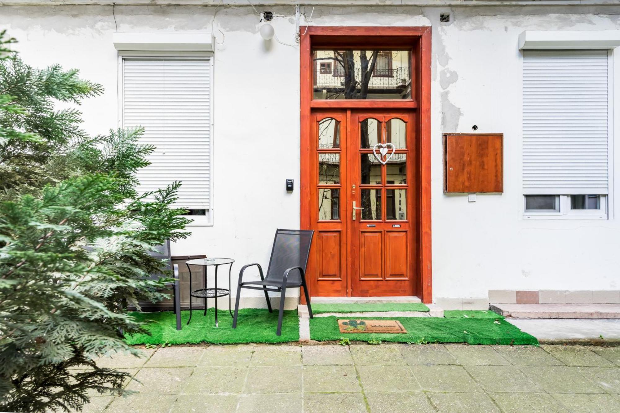 Bpr Stylish Mosaic Home With Terrace Budapest Exterior foto